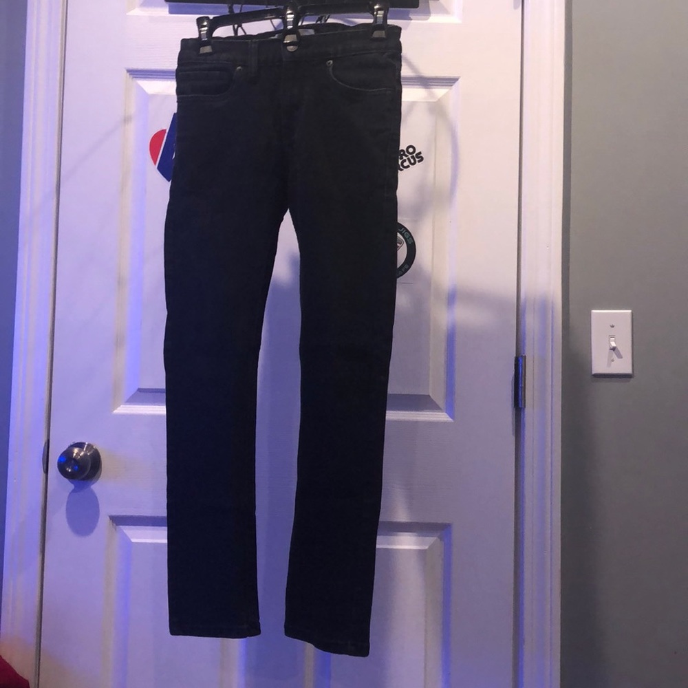 Black Levi’s jeans